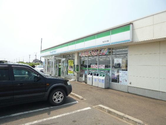 コンビニ　ファミリーマート 成田本城店（コンビニ）まで728m