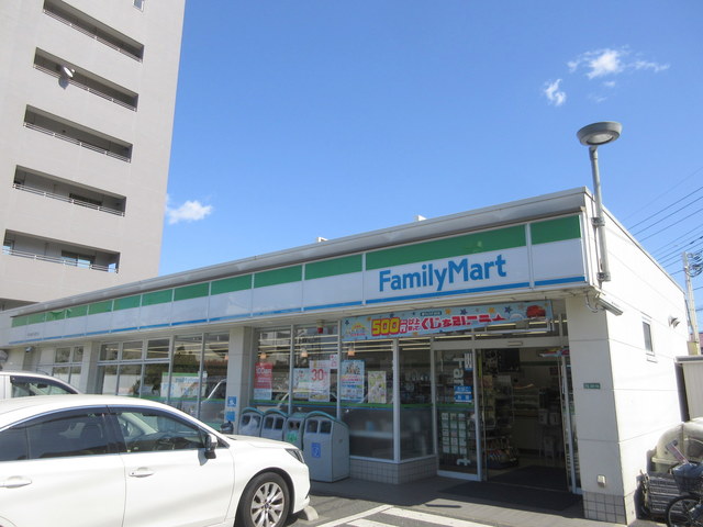 コンビニ　ファミリーマート（コンビニ）まで416m
