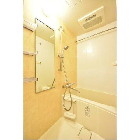 バス・シャワールーム　浴室乾燥機付き♪