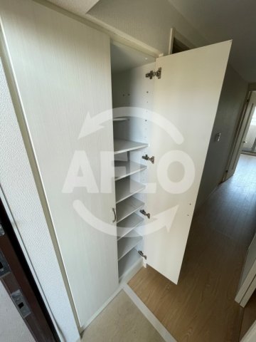 収納　クローバー・グランデ長居公園　シューズボックス