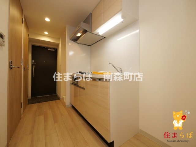 キッチン　「ただの部屋探しじゃない。“あなたの暮らし”探しです。」