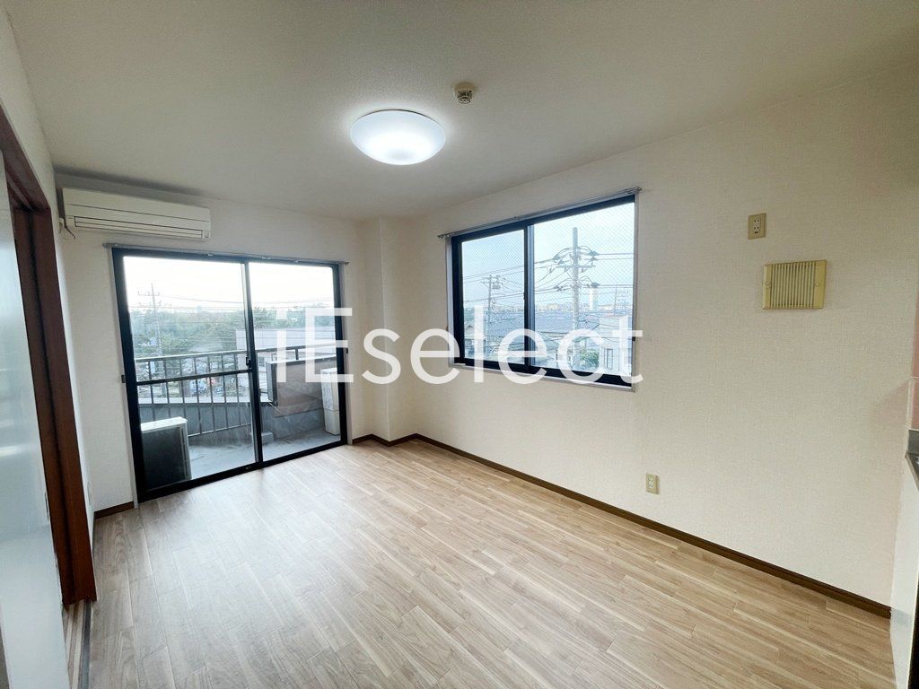 居室・リビング　角部屋・2面採光の明るいお部屋です?