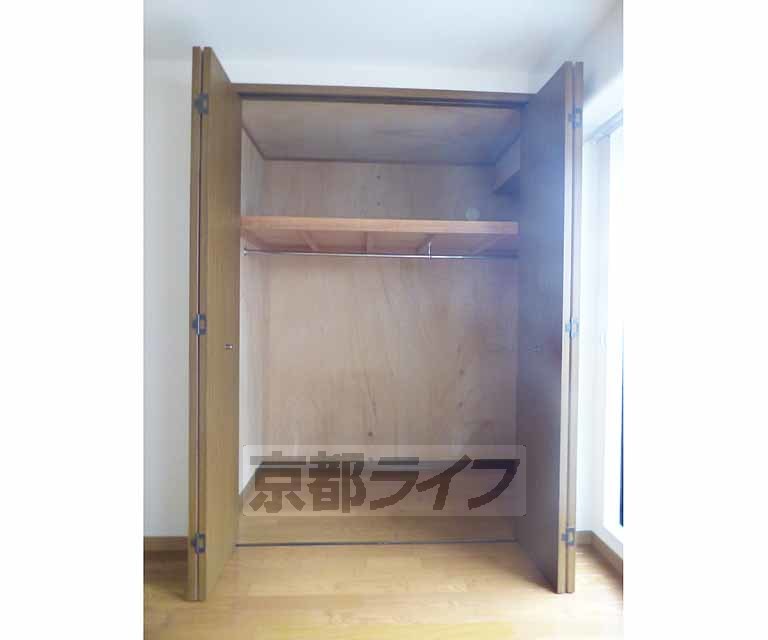 収納　広々とした収納です。