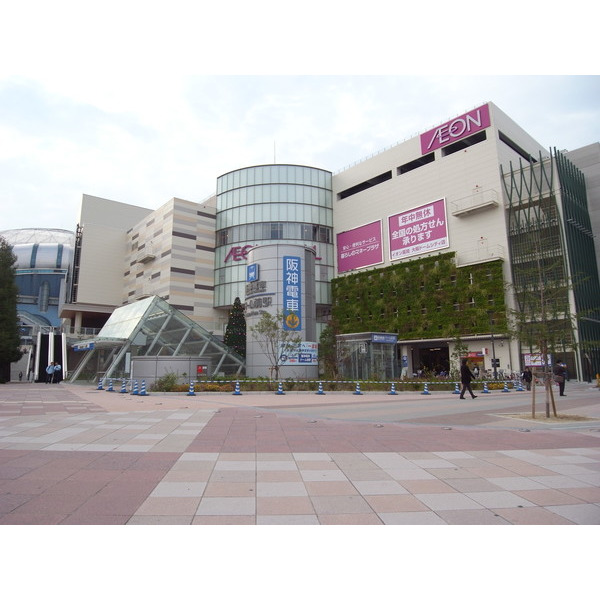 スーパー　成城石井イオンモール大阪ドームシ（スーパー）まで490m