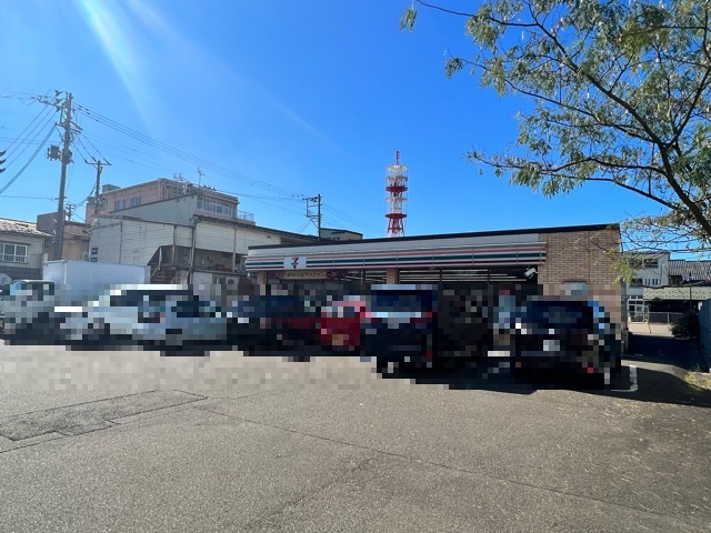 コンビニ　セブンイレブン 直江津駅前通り店（コンビニ）まで598m