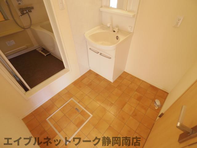 洗面設備　使いやすい洗面所です