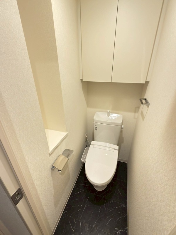 トイレ　温水洗浄便座