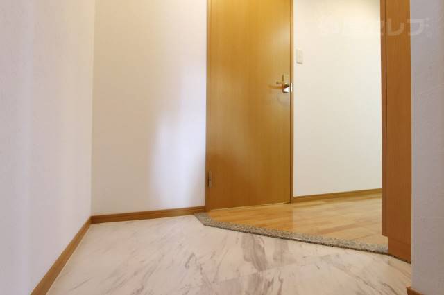 玄関　７０１号室