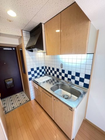 キッチン　ゆったり過ごせる居間です