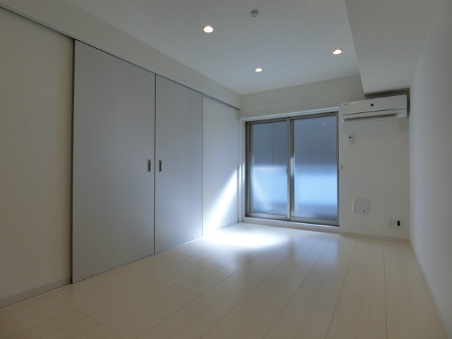 居室・リビング　同物件別部屋