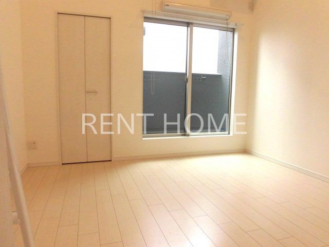 居室・リビング　明るいリビングです。