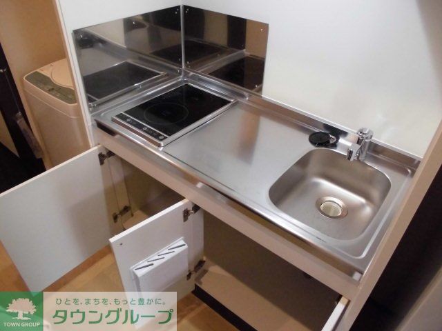 キッチン　ＩＨとラジエントヒータの２口コンロ