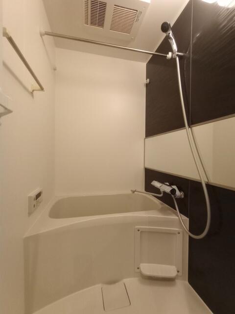 バス・シャワールーム　?