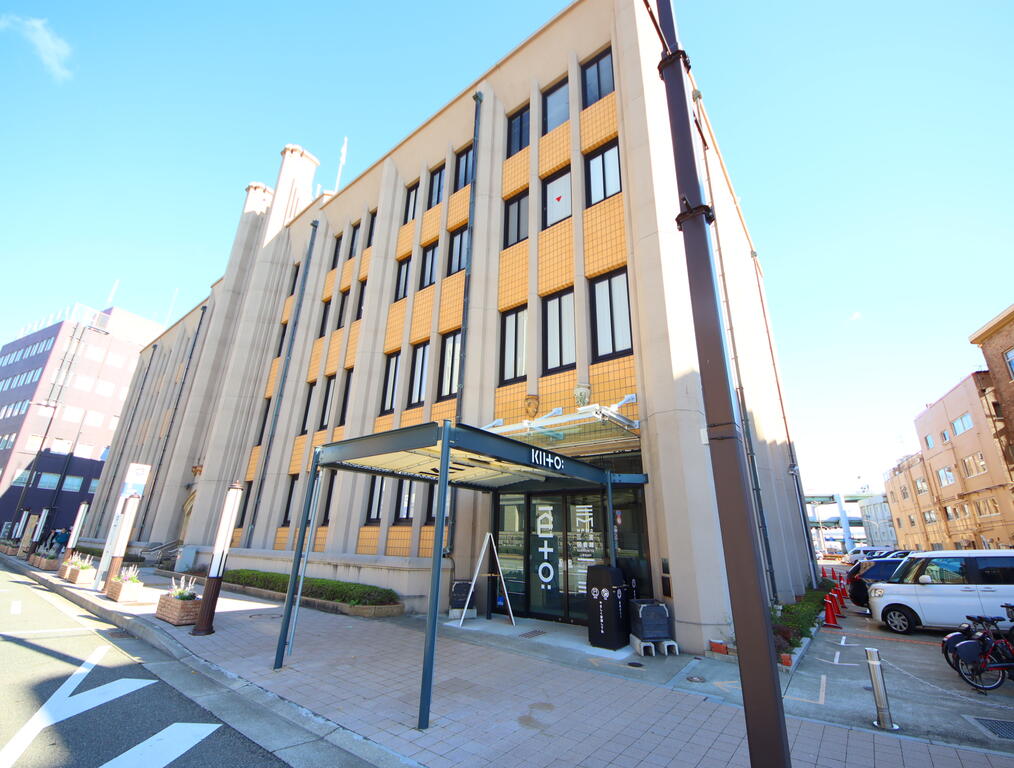 図書館　神戸市立三宮図書館（図書館）まで807m