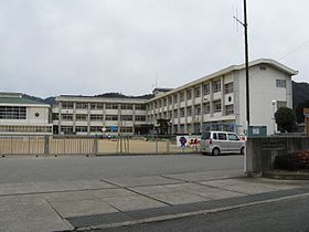 小学校　市川町立甘地小学校（小学校）まで4400m