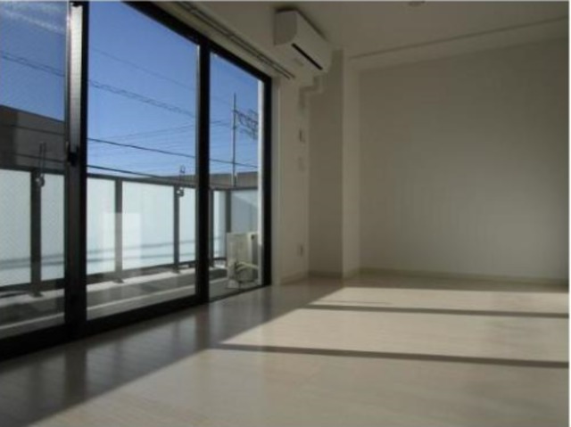 居室・リビング　参考写真（同建物別部屋のものです）