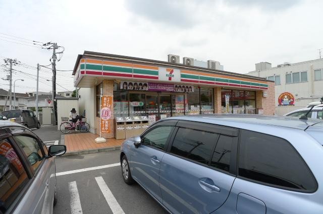 コンビニ　セブンイレブン（コンビニ）まで240m