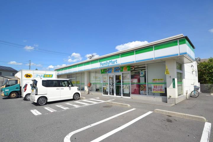 コンビニ　ファミリーマート（コンビニ）まで1000m