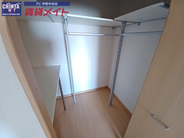 収納　同物件別部屋の写真