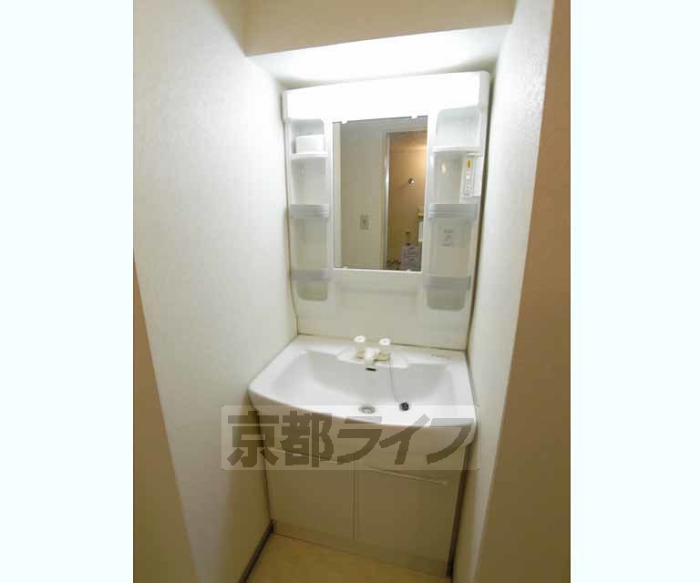 洗面設備　洗面台付いてます。