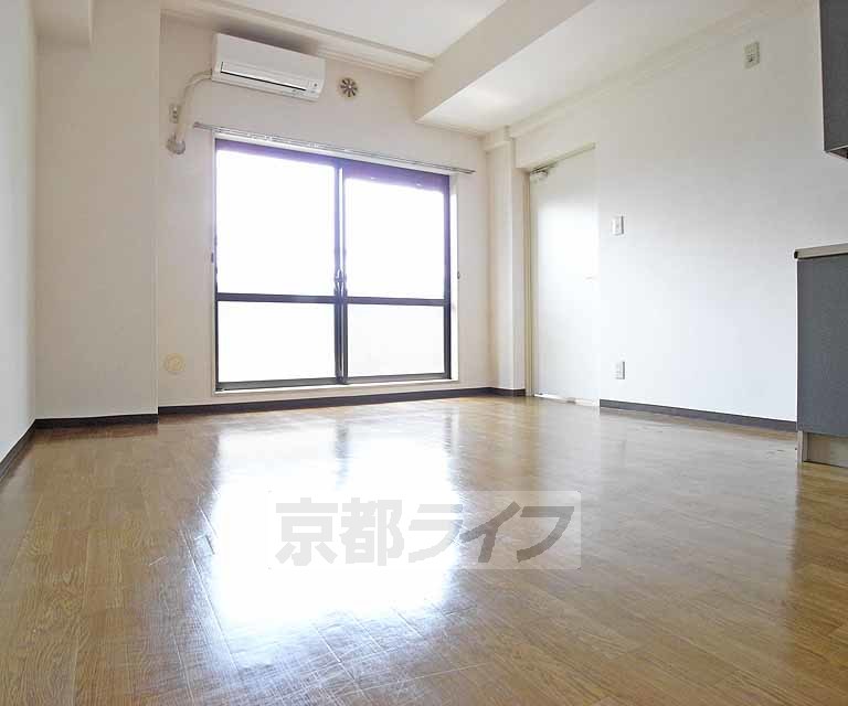 居室・リビング　室内広めです。