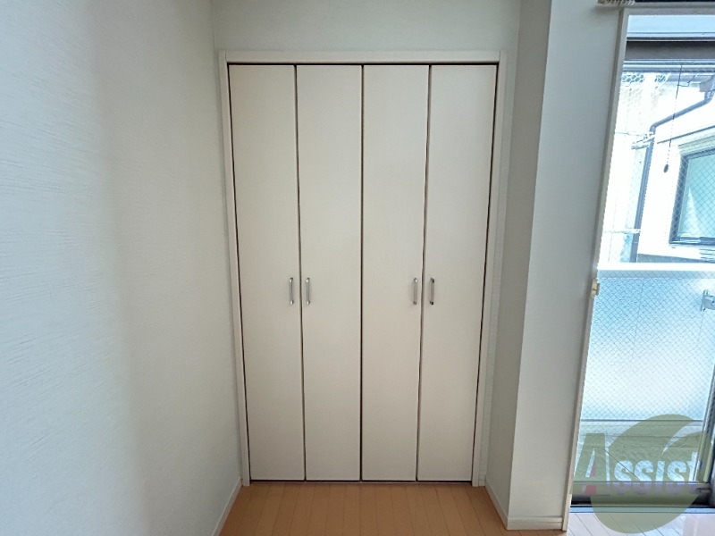 収納　収納は大きく、お洋服などの管理もこれでバッチリです。