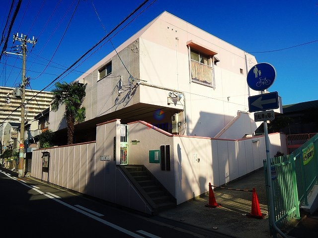 幼稚園・保育園　西九条保育園（幼稚園・保育園）まで184m