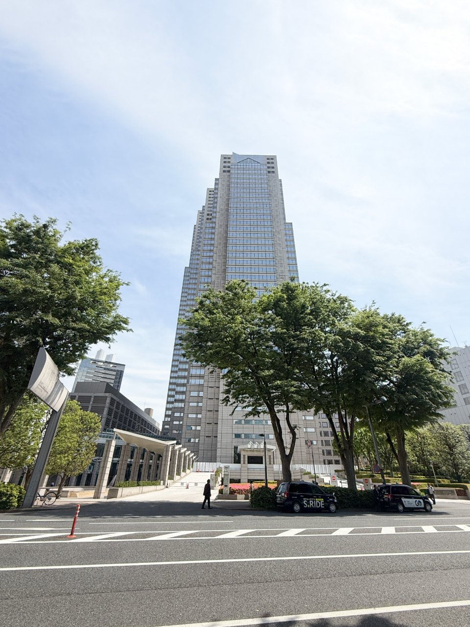 ショッピングセンター　新宿パークタワー（ショッピングセンター）まで904m