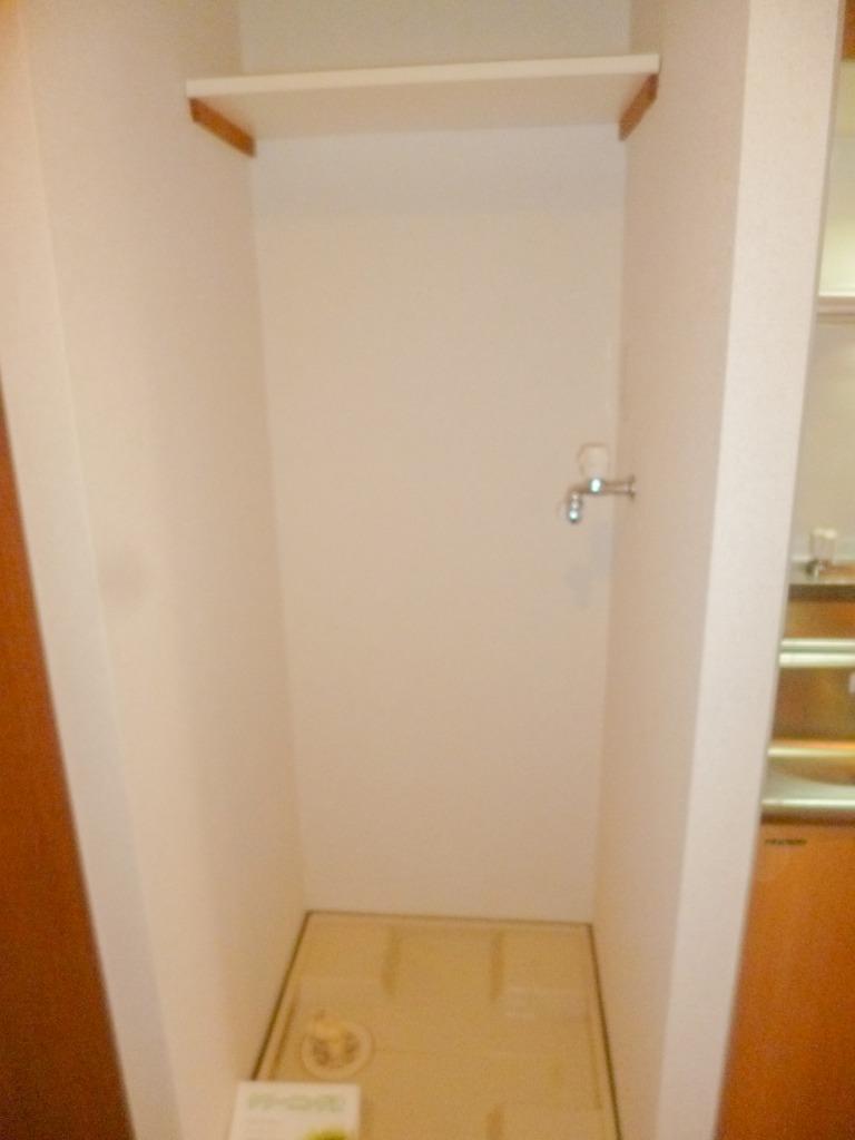 その他設備　室内洗濯機置き場。※同設備の別室写真を使用しております。