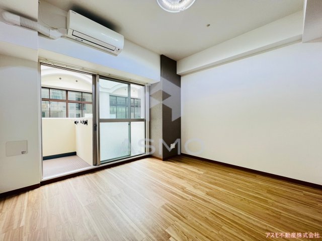 居室・リビング　同マンション別部屋参考写真