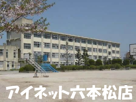 小学校　福岡市立鳥飼小学校（小学校）まで467m