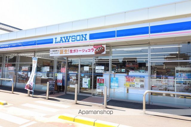 コンビニ　ローソン中新湊口店（コンビニ）まで1274m