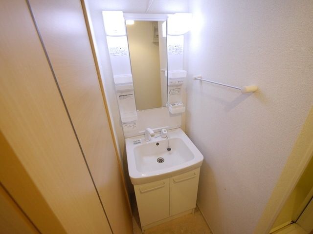 洗面設備　同物件別部屋写真