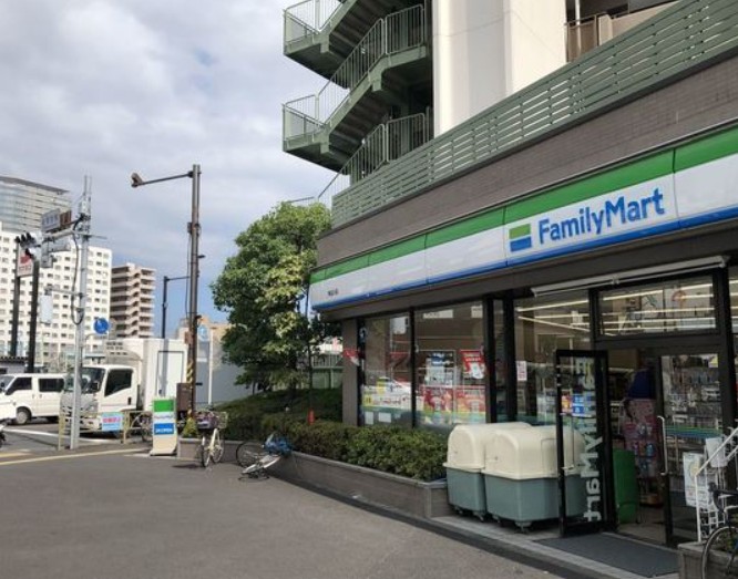 コンビニ　ファミリーマート 東品川店（コンビニ）まで185m