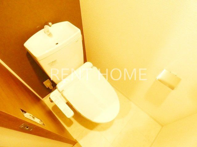 トイレ　ウォシュレット付き