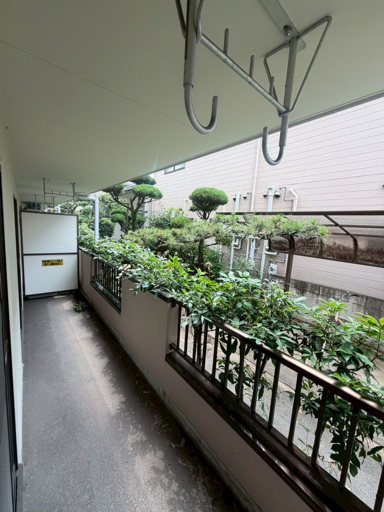 ＪＲ福塩線 福山駅 バス乗車時間：17分 最寄りバス停で下車 徒歩2分 3階建 築32年の内装写真