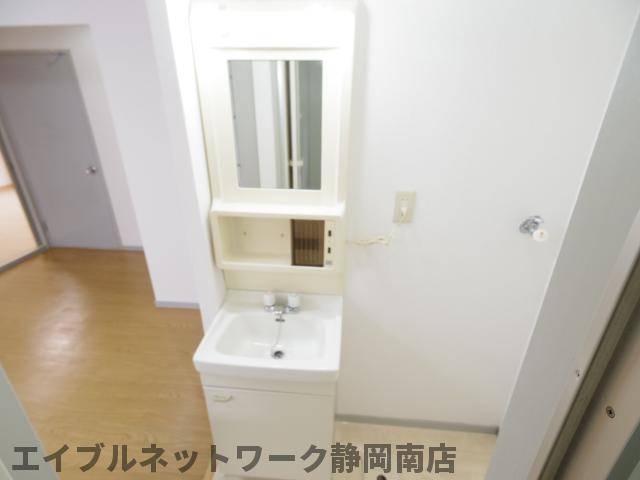 洗面設備　忙しい朝には欠かせない洗面所です