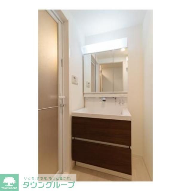 洗面設備　※写真は同タイプ住戸です。