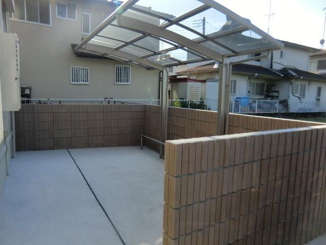 その他共有部分　屋根付き駐輪場