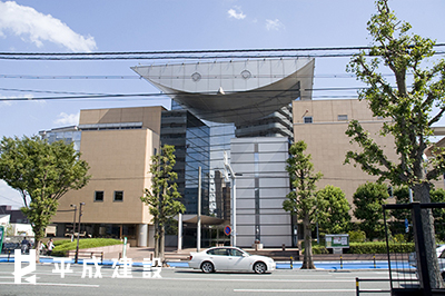 図書館　沼津市立図書館（図書館）まで605m