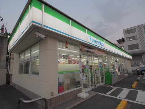 コンビニ　ファミリーマート 矢野ニュータウン店（コンビニ）まで748m