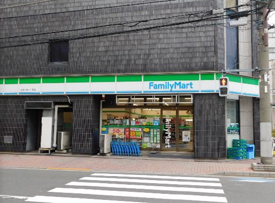 コンビニ　ファミリーマート　台東三筋一丁目店（コンビニ）まで140m