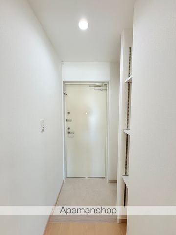地下鉄御堂筋線 西田辺駅 徒歩10分 3階建 築1年の玄関写真