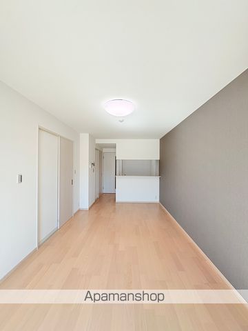 地下鉄御堂筋線 西田辺駅 徒歩10分 3階建 築1年の居間写真
