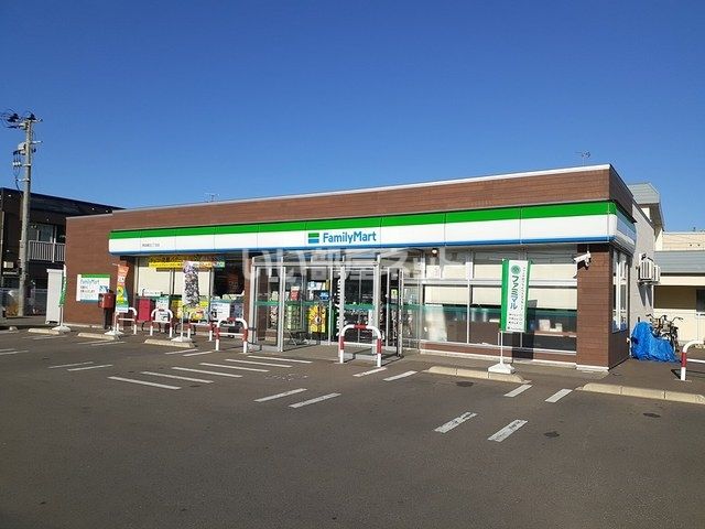 コンビニ　ファミリーマート 青森篠田三丁目店（コンビニ）まで410m