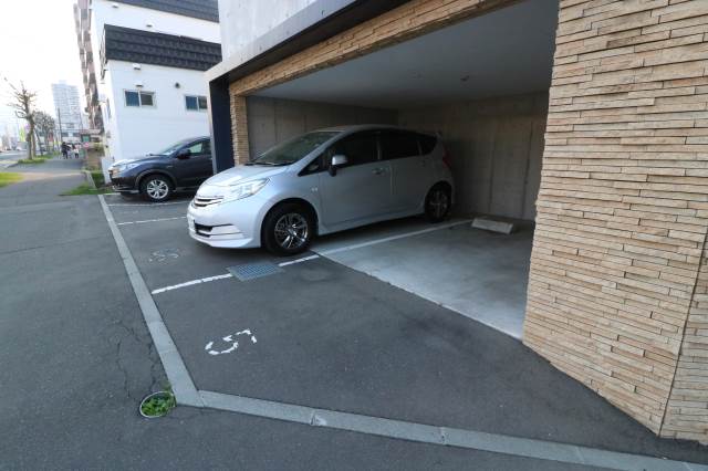 駐車場　屋根付き駐車場♪