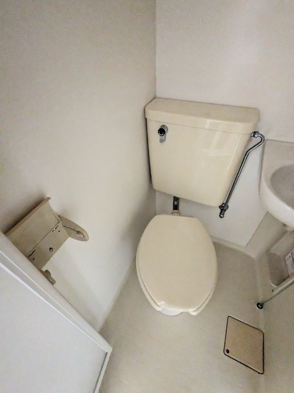 下山手コートのトイレ写真