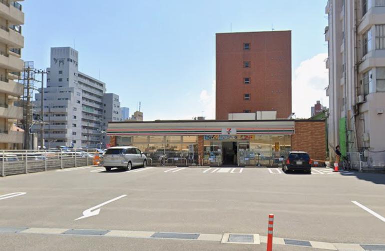 コンビニ　セブンイレブン 新潟本町通店（コンビニ）まで126m