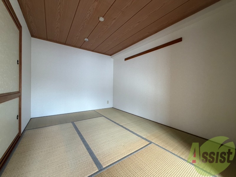 その他部屋・スペース　こちらのお部屋は光が差し込む、温かみのあるお部屋です。
