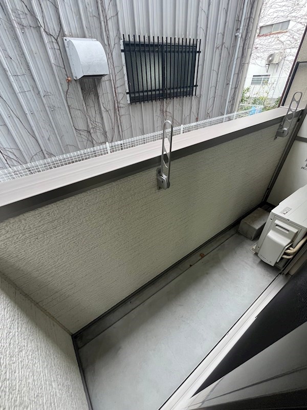 バルコニー　外からの目が気にならないバルコニーで洗濯物が干せます